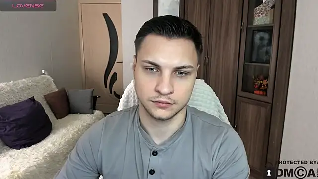 handsome guy01 online show from 10.31.25