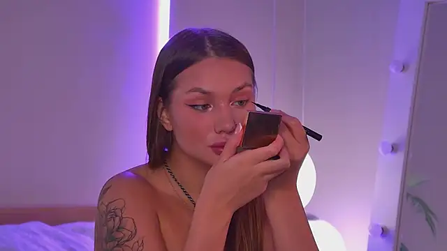 ViolaFlirt online show from 10.26.25