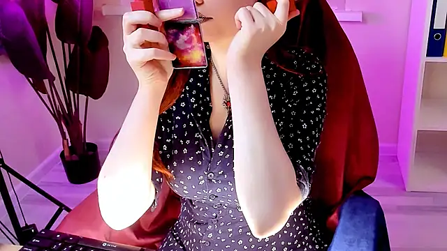 CarolGiggly online show from 12.17.25