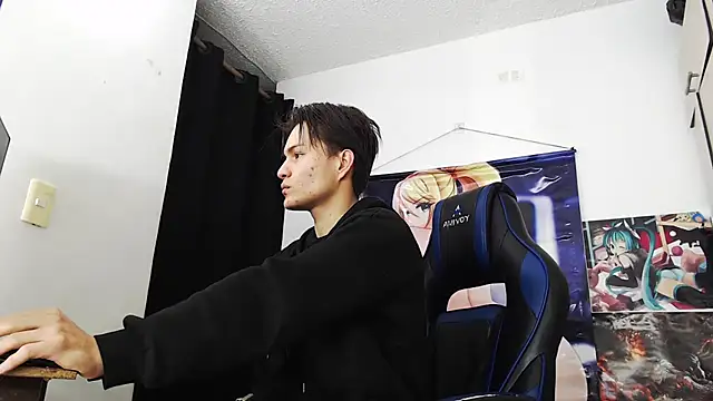 Snapshot of sr_jaeger chatting on 11.07.25 sr jaeger online show from 11.07.25