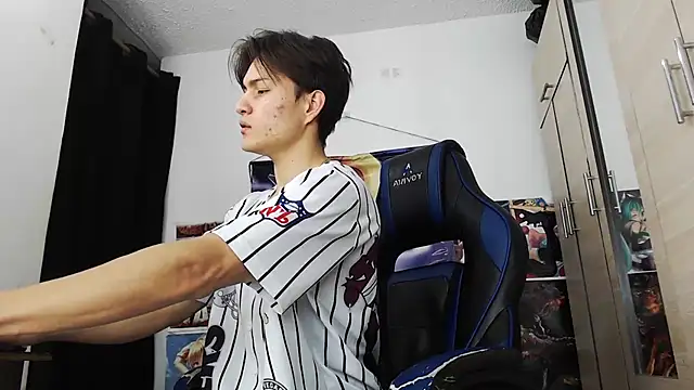 Snapshot of sr_jaeger chatting on 11.20.25 sr jaeger online show from 11.20.25