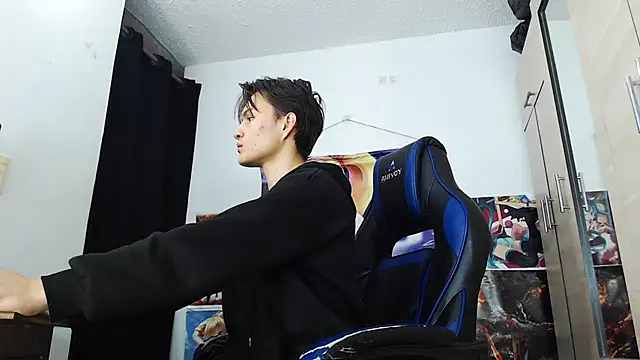 Snapshot of sr_jaeger chatting on 11.21.25 sr jaeger online show from 11.21.25