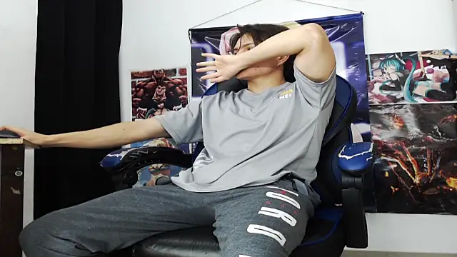 Snapshot of sr_jaeger chatting on 11.24.25 sr jaeger online show from 11.24.25