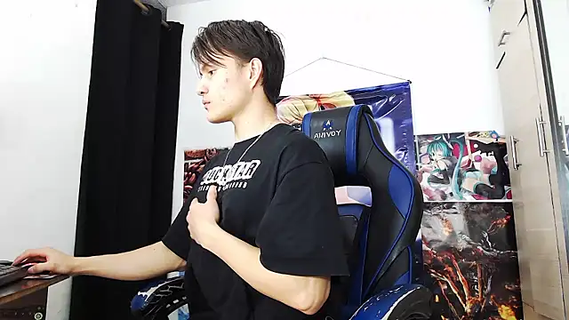 Snapshot of sr_jaeger chatting on 11.28.25 sr jaeger online show from 11.28.25