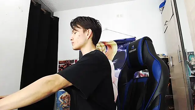 Snapshot of sr_jaeger chatting on 11.29.25 sr jaeger online show from 11.29.25