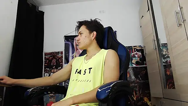 Snapshot of sr_jaeger chatting on 12.02.25 sr jaeger online show from 12.02.25