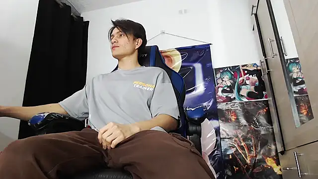 Snapshot of sr_jaeger chatting on 12.16.25 sr jaeger online show from 12.16.25