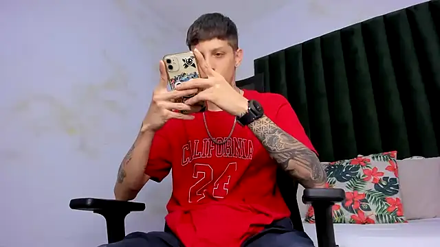 Snapshot of Adam_hard_ chatting on 03.05.25 Adam hard online show from 03.05.25