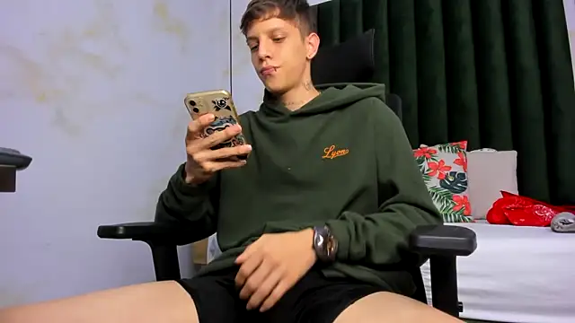 Snapshot of Adam_hard_ chatting on 03.05.25 Adam hard online show from 03.05.25