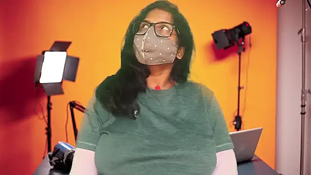 mamoni91 online show from 10.27.25