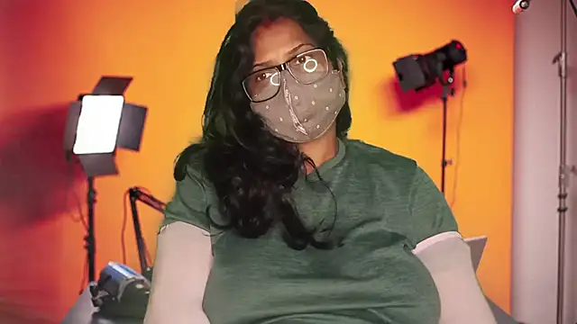 mamoni91 online show from 11.18.25