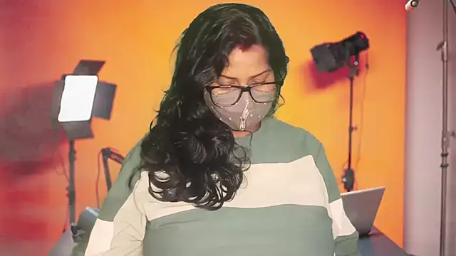 mamoni91 online show from 11.25.25