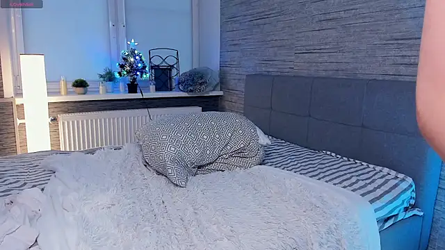 MerylHedley online show from 01.12.25