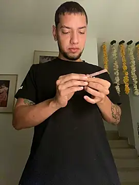 Snapshot of MrSoulMommy chatting on 12.28.24 MrSoulMommy online show from 12.28.24