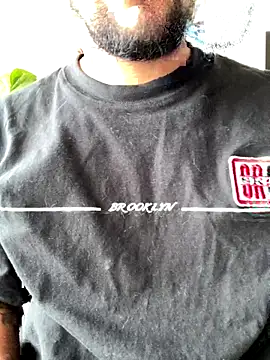 Snapshot of MrSoulMommy chatting on 10.28.25 MrSoulMommy online show from 10.28.25