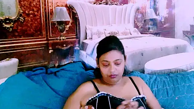 Snapshot of IndianYummy chatting on 12.15.24 IndianYummy online show from 12.15.24