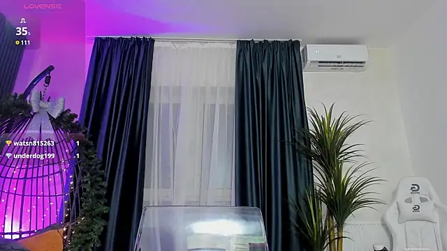 Snapshot of Milla_Heart chatting on 01.13.25 Milla Heart online show from 01.13.25