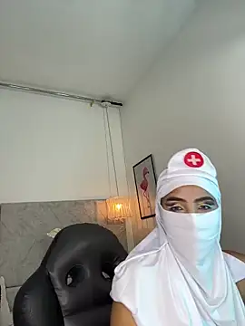 naomiii   online show from 11.01.25