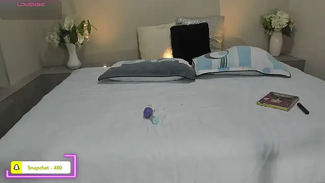 naomiii   online show from 04.15.26