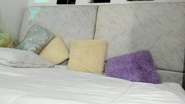 naomiii   online show from 05.23.26