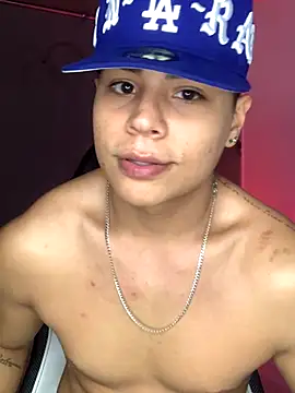 SantiagoReyesFtt online show from 10.22.25