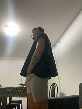 Snapshot of LCarreraa chatting on 03.01.25 LCarreraa online show from 03.01.25