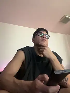 Snapshot of LCarreraa chatting on 02.22.26 LCarreraa online show from 02.22.26