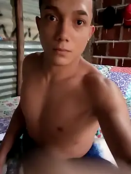 Snapshot of tayson_ chatting on 02.13.25 tayson online show from 02.13.25