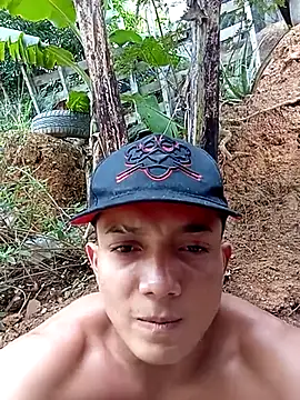 Snapshot of tayson_ chatting on 02.13.25 tayson online show from 02.13.25