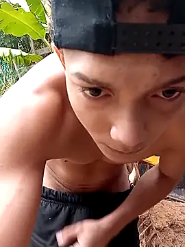 Snapshot of tayson_ chatting on 03.04.25 tayson online show from 03.04.25