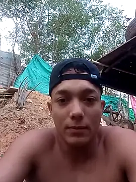 Snapshot of tayson_ chatting on 10.09.25 tayson online show from 10.09.25