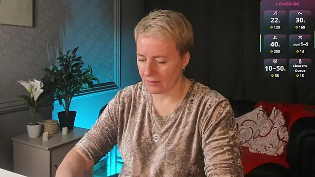 Nika Smit online show from 04.04.26