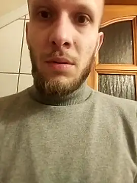 Snapshot of hoot_denis28 chatting on 12.26.24 hoot denis28 online show from 12.26.24