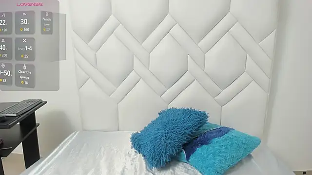 Analia18  online show from 11.12.25