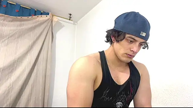 Snapshot of logan_x3 chatting on 06.06.26 logan x3 online show from 06.06.26