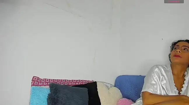 Snapshot of Nenita_Hot_ chatting on 03.18.25 Nenita Hot online show from 03.18.25