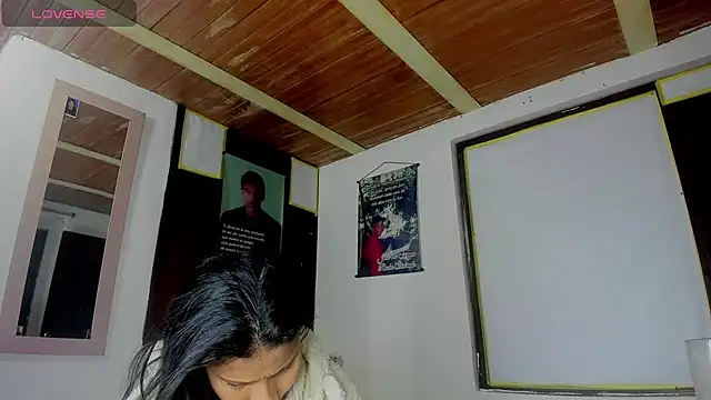 Snapshot of Nenita_Hot_ chatting on 09.27.25 Nenita Hot online show from 09.27.25