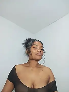 Snapshot of gianna_smith chatting on 05.15.26 gianna smith online show from 05.15.26