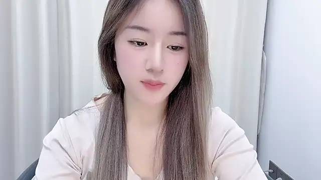 Snapshot of chloe-01 chatting on 12.06.24 chloe-01 online show from 12.06.24