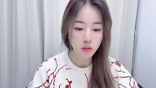 Snapshot of chloe-01 chatting on 12.16.24 chloe-01 online show from 12.16.24