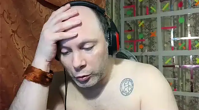 Snapshot of AgnichBan chatting on 01.28.25 AgnichBan online show from 01.28.25