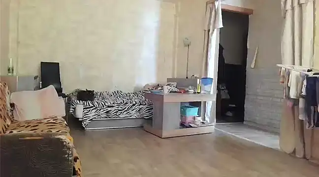 Snapshot of AgnichBan chatting on 02.23.25 AgnichBan online show from 02.23.25