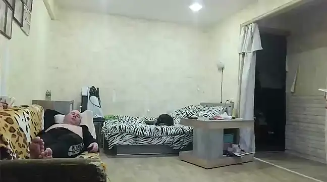 Snapshot of AgnichBan chatting on 03.01.25 AgnichBan online show from 03.01.25