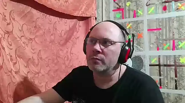 Snapshot of AgnichBan chatting on 03.05.25 AgnichBan online show from 03.05.25