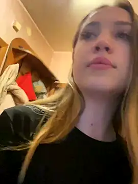 Snapshot of Emily_the_temptress_ chatting on 12.01.24 Emily the temptress online show from 12.01.24