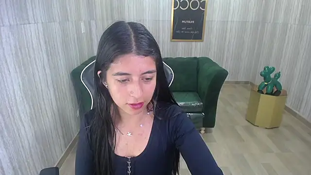 Snapshot of Bela_t_ chatting on 12.04.24 Bela t online show from 12.04.24