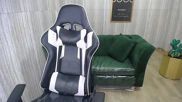 Snapshot of Bela_t_ chatting on 12.05.24 Bela t online show from 12.05.24