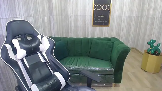 Snapshot of Bela_t_ chatting on 12.06.24 Bela t online show from 12.06.24