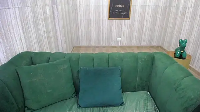 Snapshot of Bela_t_ chatting on 12.13.24 Bela t online show from 12.13.24