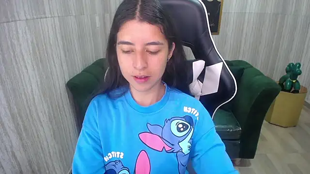 Snapshot of Bela_t_ chatting on 12.20.24 Bela t online show from 12.20.24